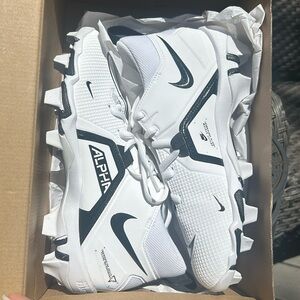 Nike boys alpha menace 3 shark cleats in white size 6.5